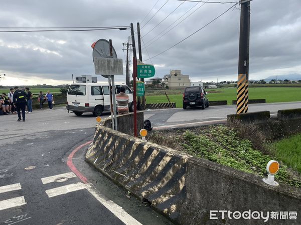 ▲▼宜蘭壯圍廂型車路口車禍，7高職生送醫。（圖／記者游芳男翻攝）