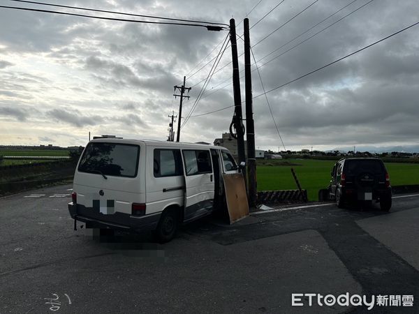 ▲▼宜蘭廂型車載高職生上學車禍。（圖／記者游芳男翻攝）