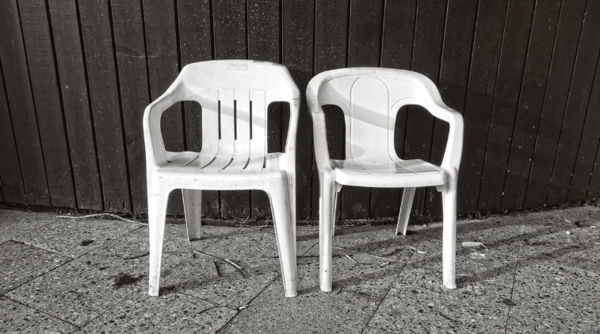 ▲塑膠椅,椅子。（示意圖／pixabay）