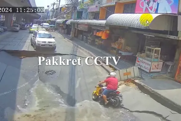 ▲▼泰國柏油路面塌陷。（圖／翻攝自X）