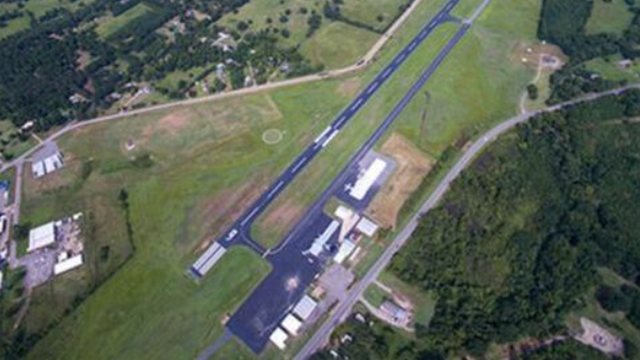 ▲▼美國阿肯色州克拉克斯維爾市機場（Clarksville Municipal Airport）。（圖／翻攝clarksvillear.gov）