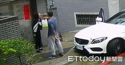 撞死工程師「叼菸惡男」被女友潑汽油燒死　她認罪：太衝動了