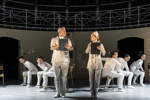 ▲▼當代鬼才編舞家馬修．伯恩，將帶來風靡全球的現象級舞劇《羅密歐與茱麗葉》現代版，今年8月首度登台。（圖／聯合數位文創提供）