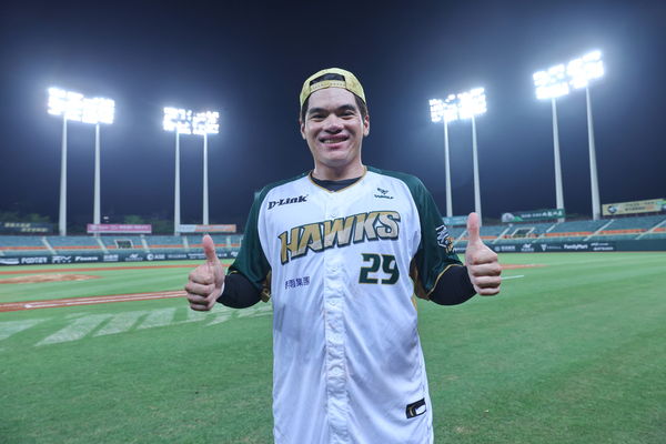 ▲張肇元打出台鋼雄鷹隊史首支再見安打           。（圖／台鋼雄鷹提供）