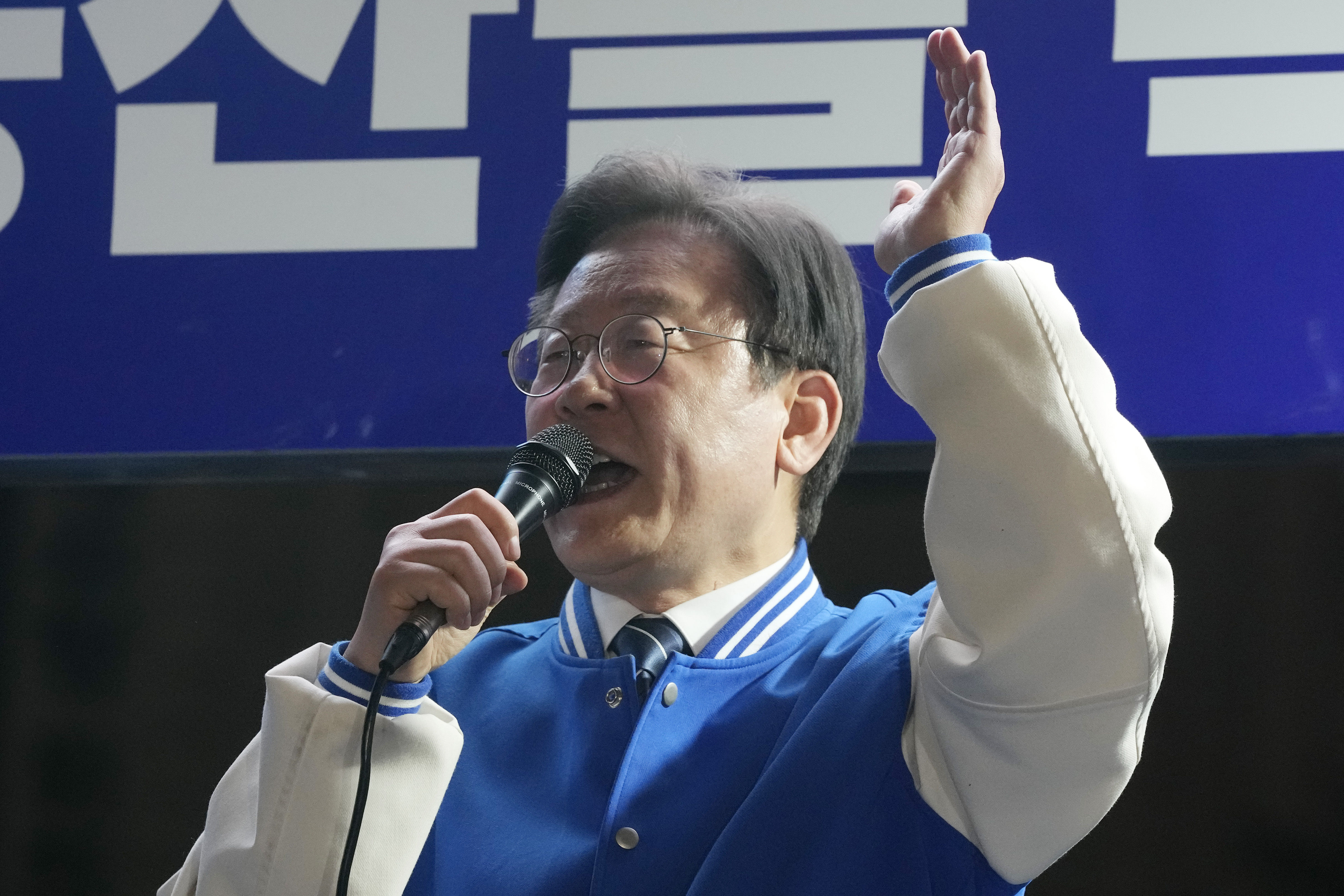 ▲▼共同民主黨黨代表李在明9日在首爾造勢場合發表談話。（圖／達志影像／美聯社）