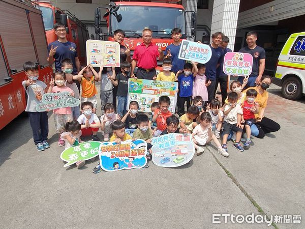 ▲晴慧幼兒園師生到潮州消防隊參訪          。（圖／記者陳崑福翻攝）