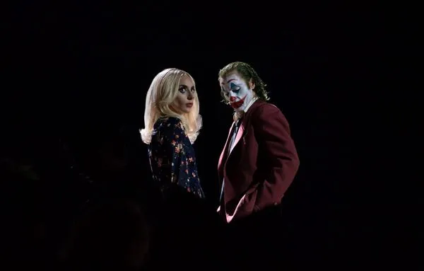 ▲▼瓦昆菲尼克斯、女神卡卡Lady Gaga主演《小丑：雙重瘋狂》。（圖／華納提供）