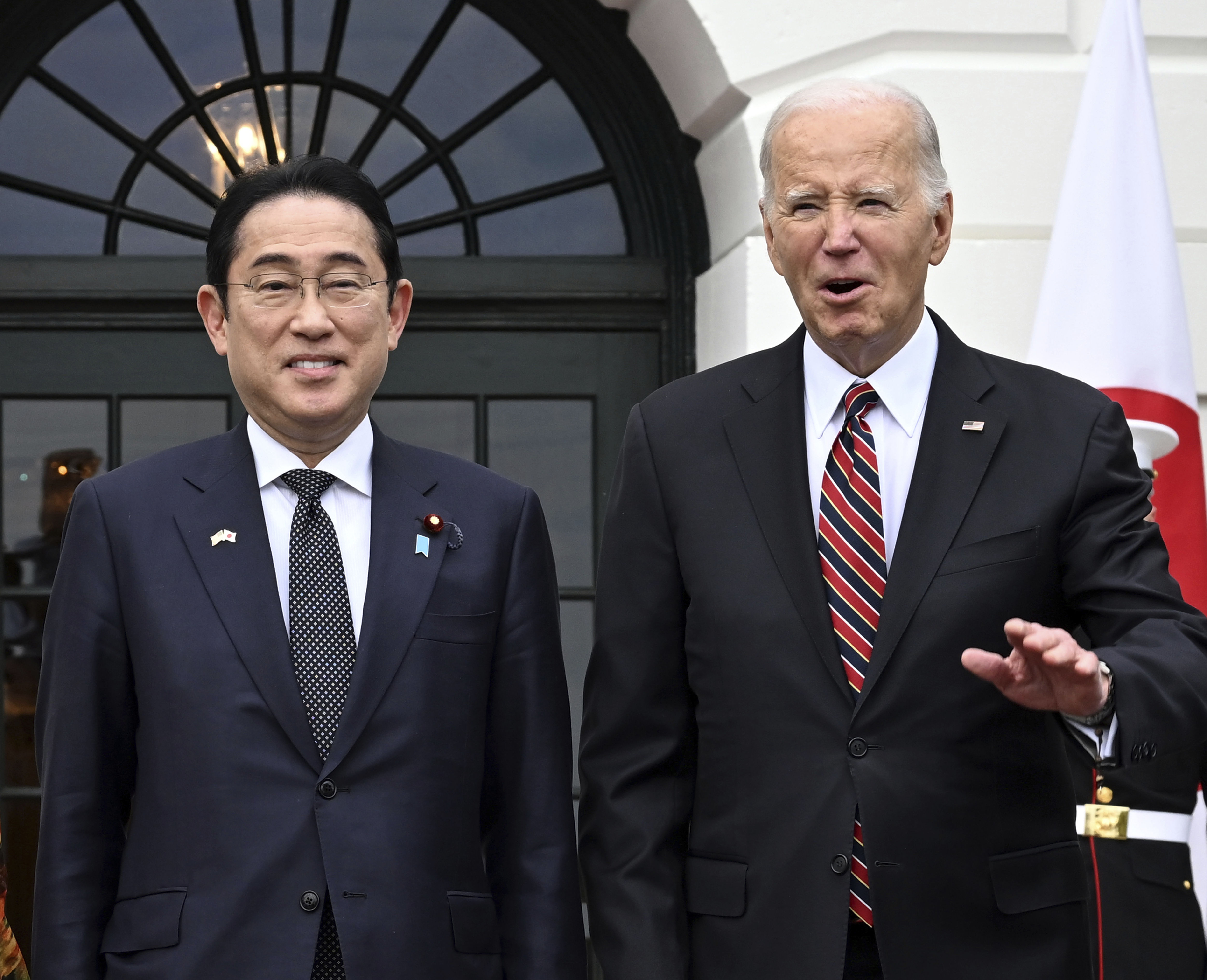 ▲▼日本首相岸田文雄抵達華府白宮，由美國總統拜登迎接。（圖／達志影像／美聯社）