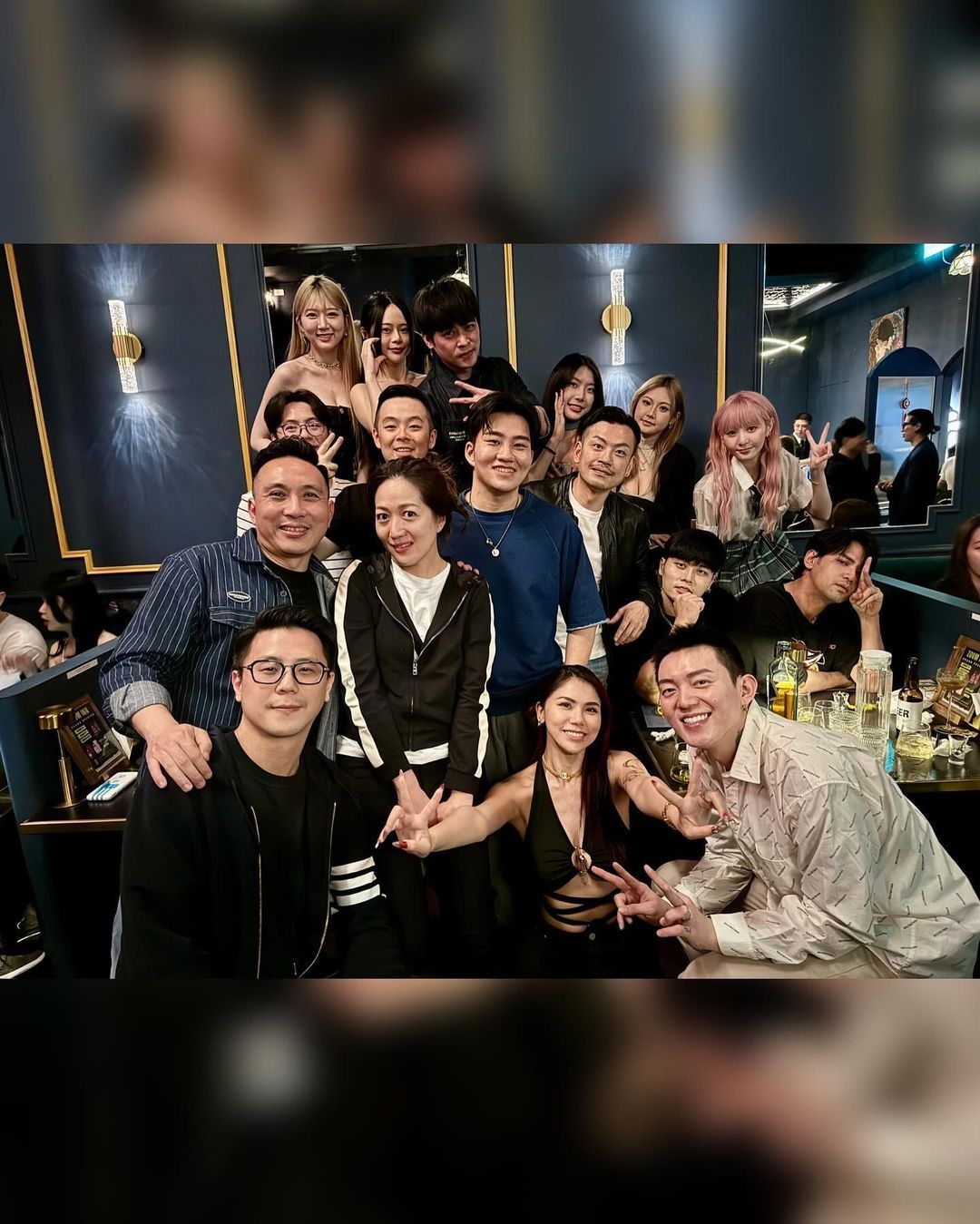 ▲蕾菈邀請好友為湯宇的新店面慶祝。（圖／翻攝自Instagram／la.112814）