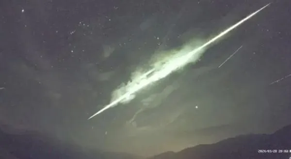 ▲杭州天文學會觀測拍下的火流星。（圖／翻攝潮新聞）