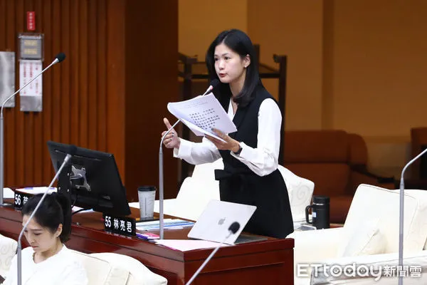 ▲台北市議員林亮君質詢。（圖／記者林敬旻攝）