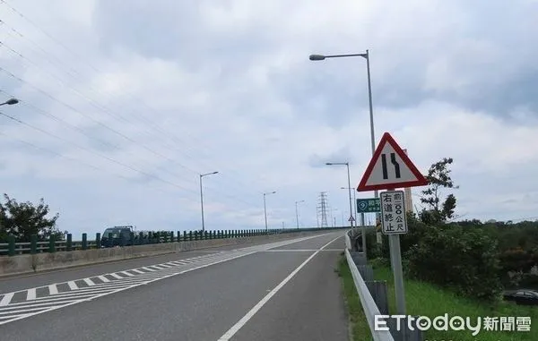 ▲▼蘇花公路和平溪河川橋將進行檢測及維護，實施雙向交通管制措施。（圖／公路局提供，下同）