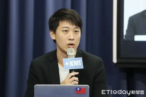 ▲▼國民黨新北市議員陳偉杰、副發言人康晉瑜、鄧凱勛召開「賴清德的荒唐護衛隊組BI內閣 國際詐騙受害者、賴皮寮護航者來了！」記者會。（圖／國民黨文傳會提供）