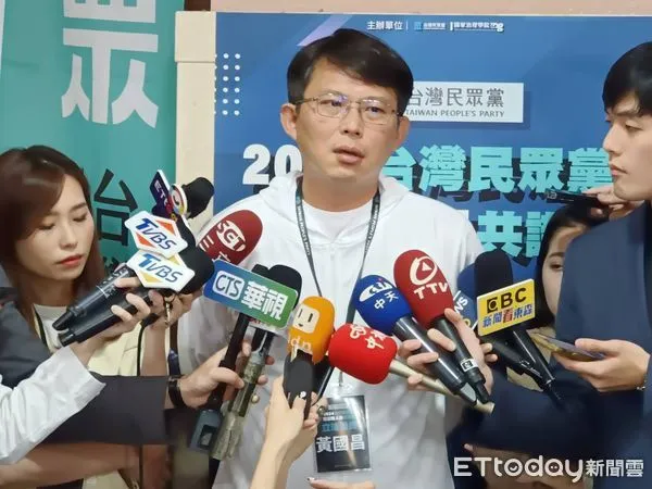 ▲▼   黃國昌受訪   。（圖／記者宋良義攝）