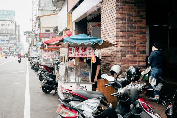 ▲▼姜記潤餅　屬於桃園人的懷舊下午茶。（圖／部落客黑皮提供）