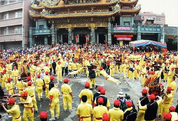 ▲桃園市大園區竹圍福海宮每年農曆三月初八輔信王公誕辰將舉辦「飛輦轎」活動。（圖／福海宮提供）