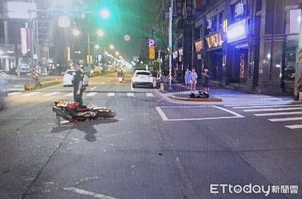 [新聞] 桃園24歲女駕駛左轉　直行重機騎士撞上彈飛！重傷昏迷中
