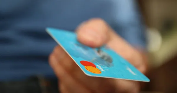 英國一名男子的信用卡被盜用買彩券，沒想到中了400萬英鎊的獎金。（示意圖／翻攝自pixabay）