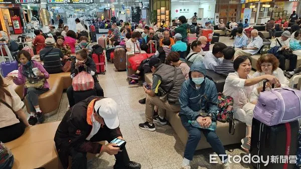 ▲▼             金門濃霧來襲。（圖／記者林名揚翻攝）