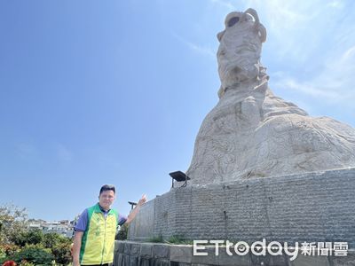 台南安平林默娘公園雕像　喜鵲築巢好兆頭！