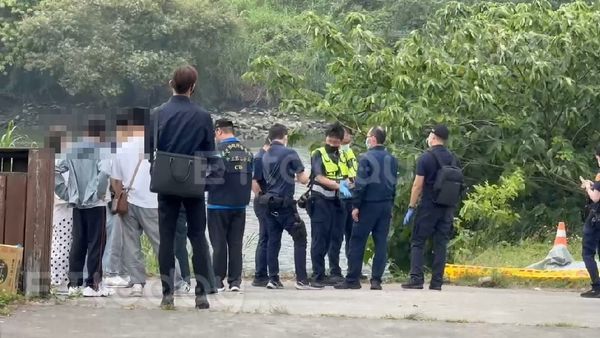 ▲新北高職生1千元打賭游到對岸，陳屍對岸沙洲上。（圖／記者陳以昇攝，下同）