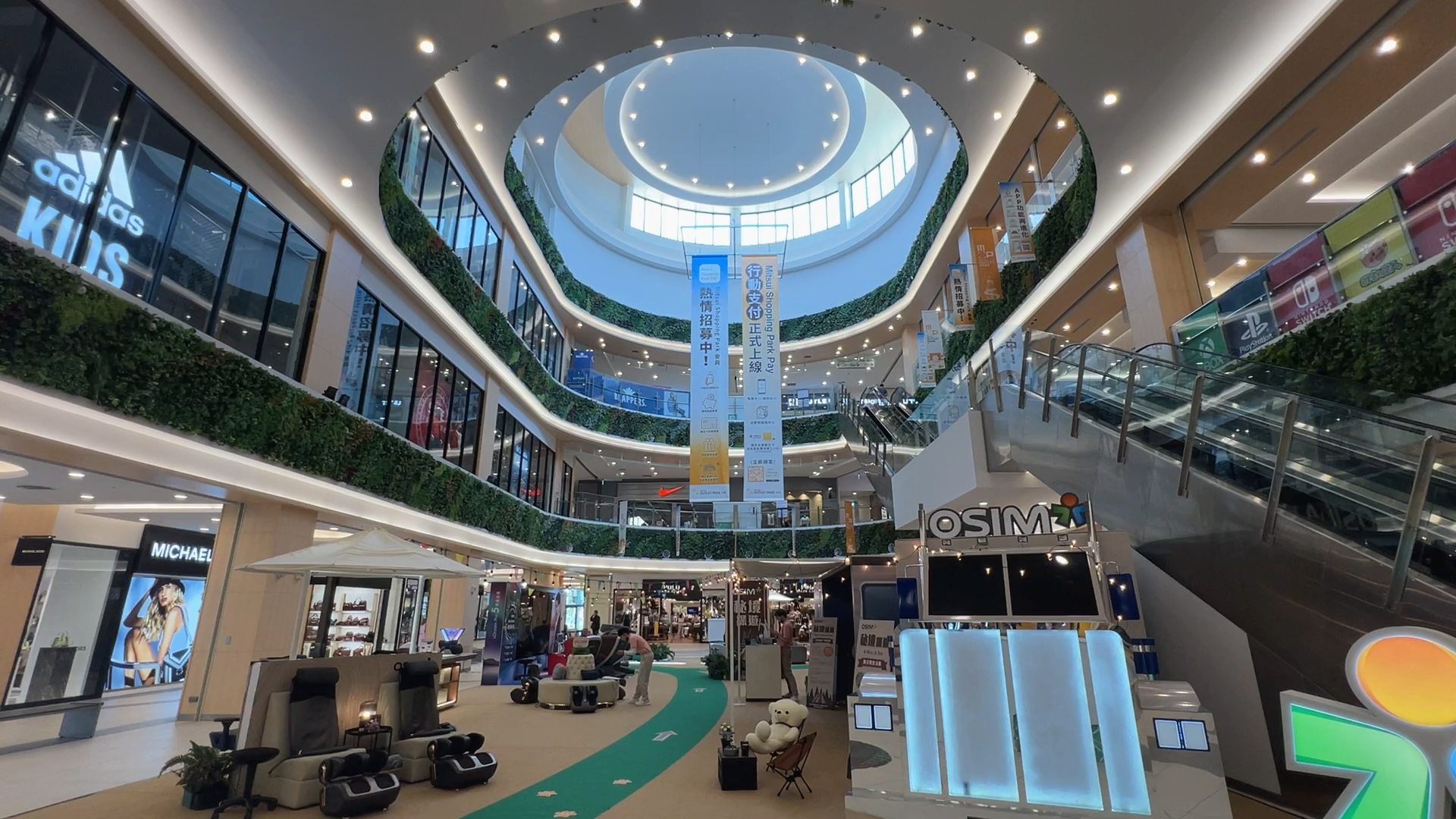 ▲▼台南高鐵特區,台南三井OUTLET。（圖／記者姜國輝攝）