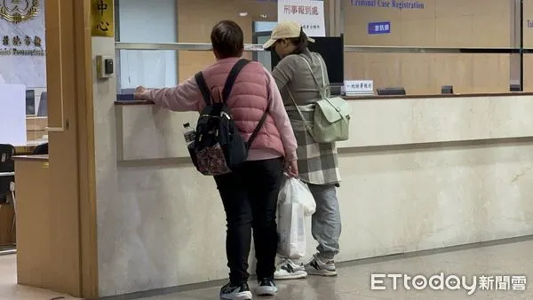 ▲▼ 劉姓保姆姊妹虐死1歲童凱凱案，外籍看護（右）作證。（圖／記者劉昌松攝）