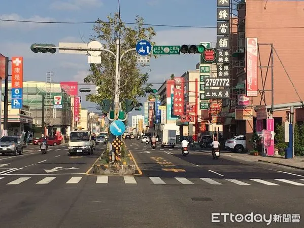 ▲台南市交通局將於4月27日再開放中西區民生路、182線仁德區至關廟區等7路段，機車行駛內側車道及路口不強制兩段式左轉。（圖／記者林東良翻攝，下同）