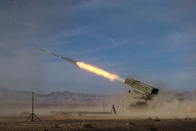 以色列精準打擊！　衛星照曝伊朗S-300防空系統「重要雷達」受損