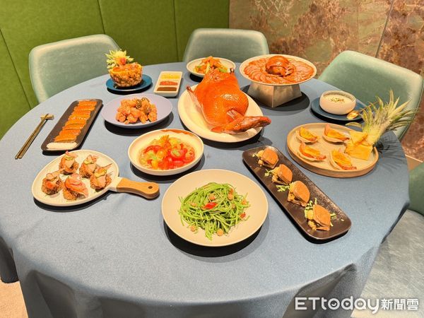 ▲王品集團中餐品牌「享鴨烤鴨與中華料理」台南首間門店，進駐台南市長官邸，20日舉行盛大開幕慶，邀請台南市副市長趙卿惠等人共襄盛舉。（圖／記者林東良翻攝，下同）