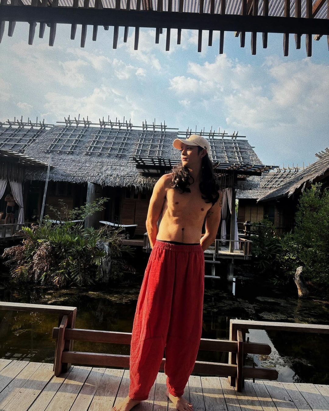 ▲曹佑寧在泰國的長髮造型。（圖／翻攝自Instagram／tsaoyuning）
