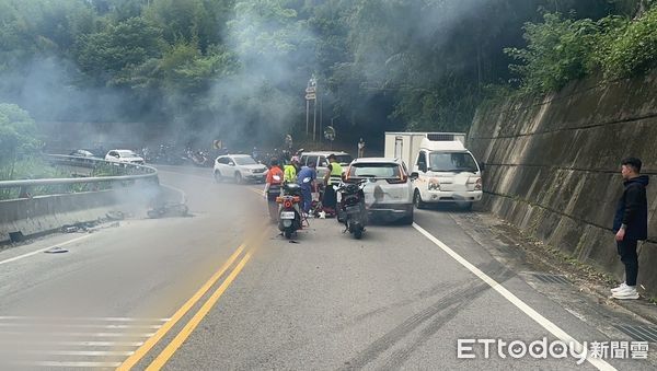 19歲中輟生台7乙線跑山「拋飛對向」撞休旅車　機車起火人慘死