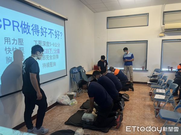 ▲南消七大隊指出，依消防署「韌性台灣強化各類型義消科技化訓練與精進裝備中程計畫」特辦理「義消人員BLS基本救命術訓練」。（圖／記者林東良翻攝，下同）