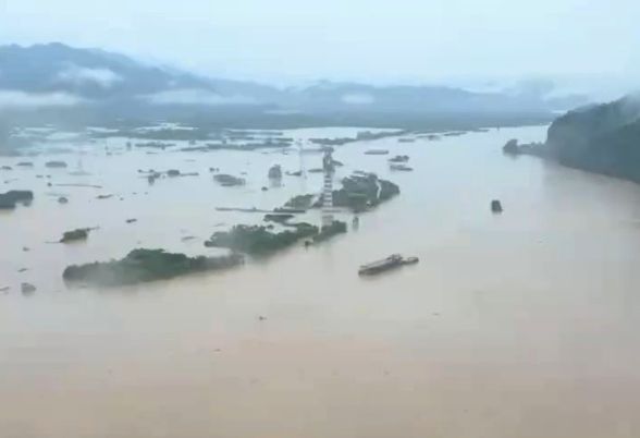 ▲▼廣東豪雨不斷　官方警告：將出現「百年一遇」洪水。（圖／翻攝CCTV）