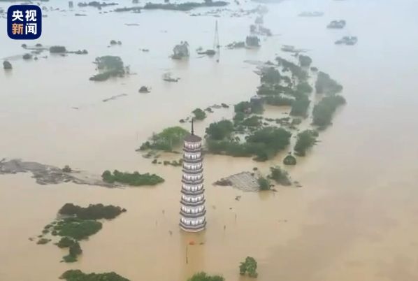 ▲▼廣東豪雨不斷　官方警告：將出現「百年一遇」洪水。（圖／翻攝CCTV）