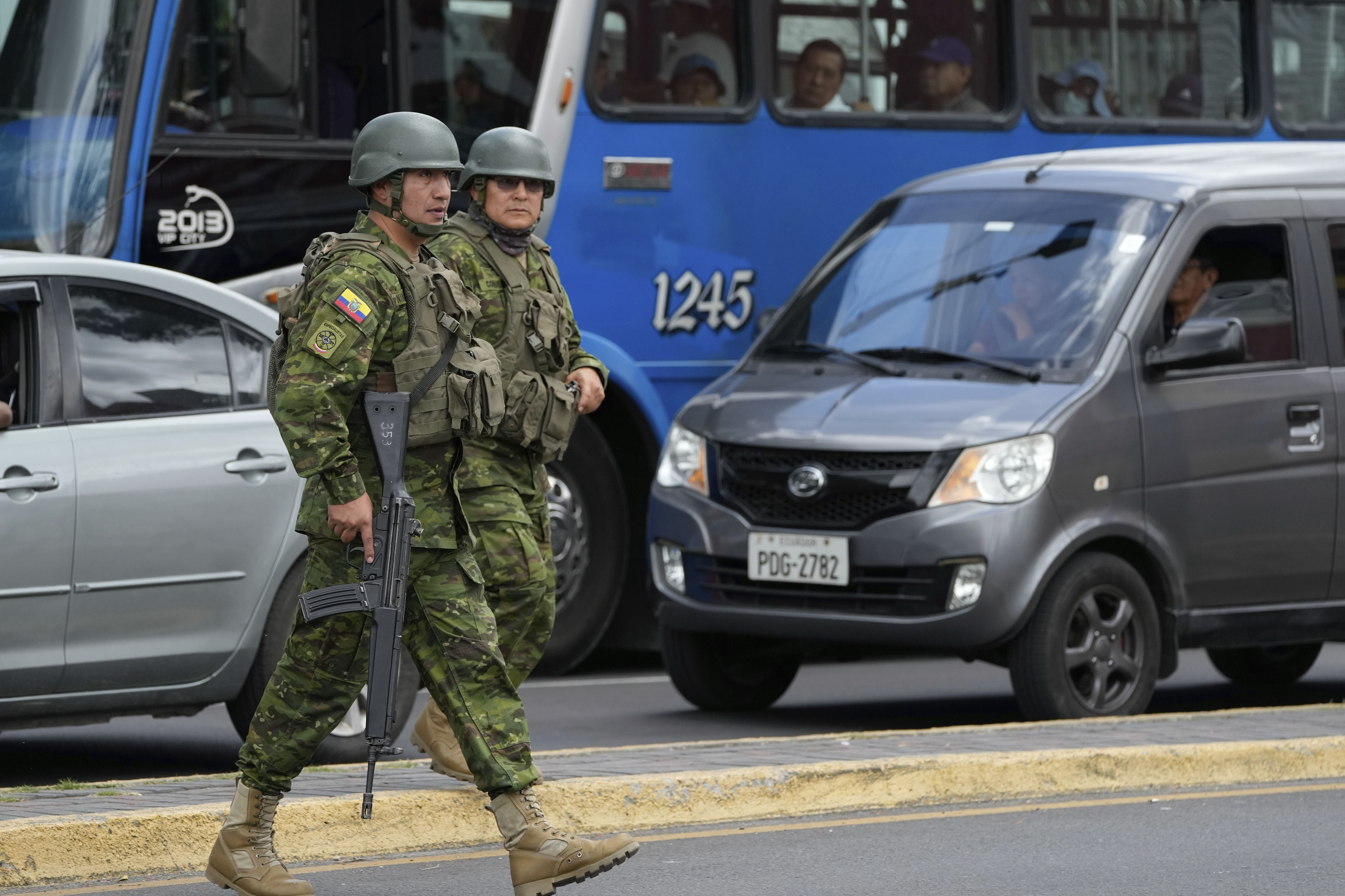▲▼厄瓜多士兵在首都基多（Quito）巡邏。（圖／達志影像／美聯社）