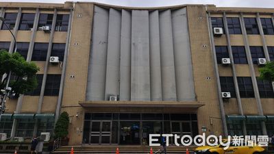 把3歲繼子當成沙包打！超商內揪髮拽地猛踹　狠父二審仍判7年10月