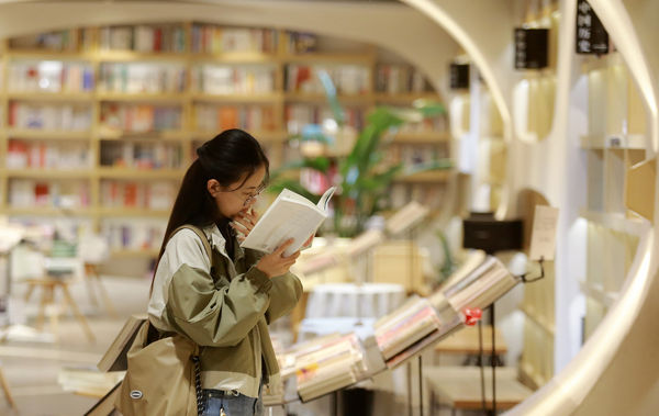 圖書館借閱率與書店營業額相衝突？　三種書買比借好