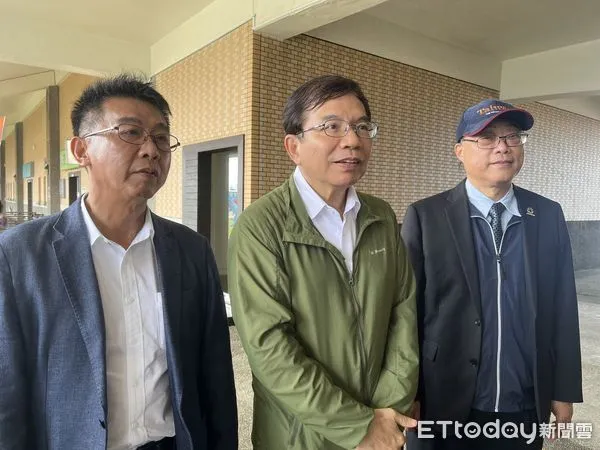 ▲▼交通部長王國材(中)今赴澎湖考察交通建設，喊話陸方開放陸客來台。（圖／交通部）