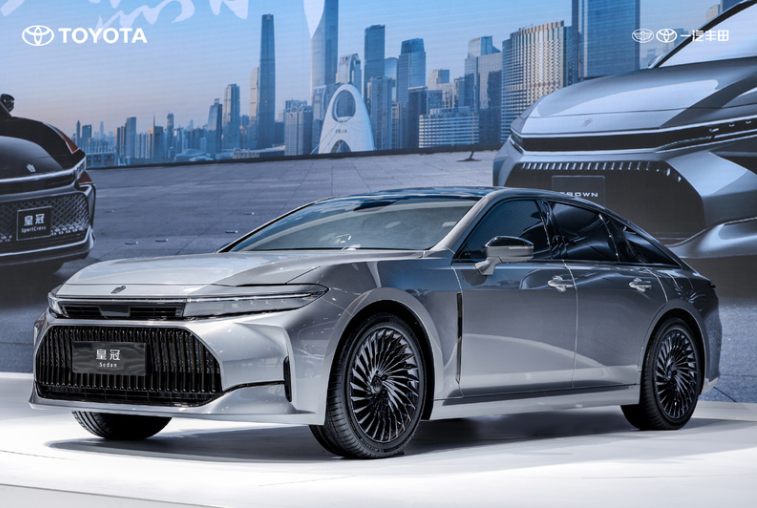 ▲TOYOTA Crown Sedan於北京車展揭露正式售價！（圖／翻攝自TOYOTA）