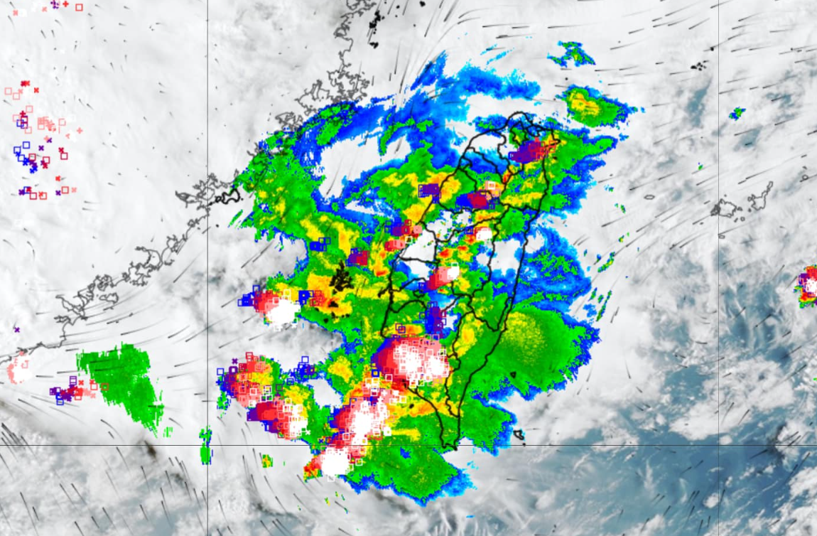 ▲▼鋒面影響帶來強降雨。（圖／翻攝氣象達人彭啟明臉書）
