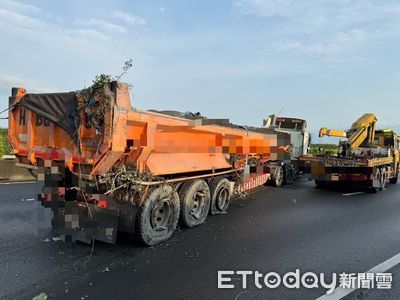 國1聯結車自撞護欄！車頭撞爛輪胎噴飛　上班車流嚴重回堵