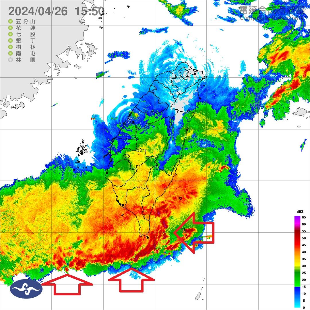 ▲▼氣流仍有繞山運動，最強的對流雨帶從近海通過。（圖／鄭明典臉書）