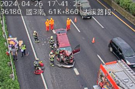 ▲▼             國3大溪段車禍。（圖／翻攝自高速公路1968）