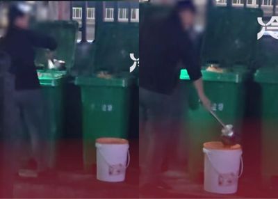 女子半夜用長勺從垃圾桶「撈出地溝油」 警方回應：核實中