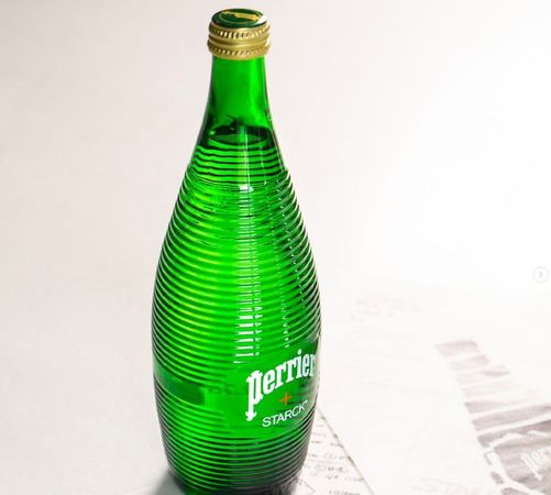 ▲▼礦泉水品牌沛綠雅（Perrier）已銷毀200萬瓶疑似遭到「糞便」細菌污染的著名氣泡水。（圖／翻攝自instagram／perrierfr）