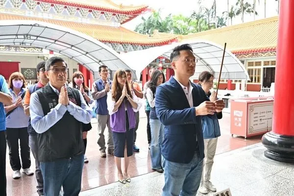 ▲桃園孔廟祈福許願　