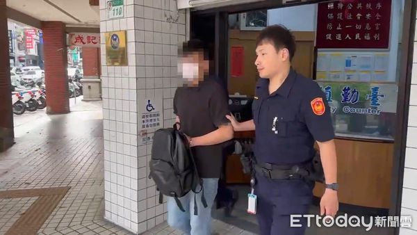 ▲警方逮捕高姓車手並起獲大筆提領現鈔贓款。（圖／記者張君豪翻攝）