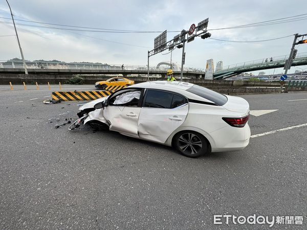 ▲▼林男昨晚失眠，早上開車去保養廠不慎自撞分隔島。（圖／記者陸運陞翻攝）