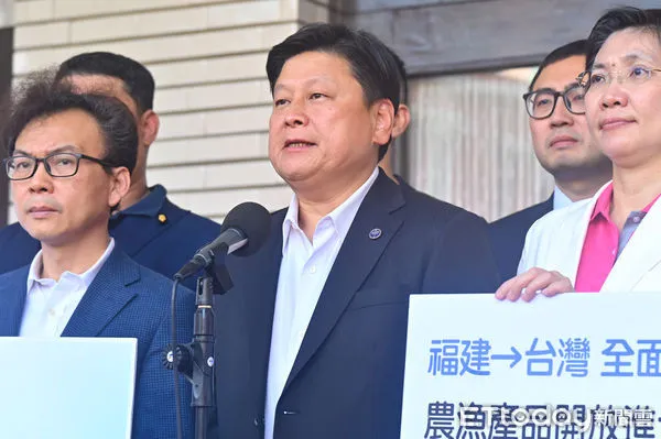 ▲▼國民黨團總召傅崐萁等17位立法委員召開「兩岸破冰和平之旅，振興台灣百工百業」成果豐碩記者會。（圖／記者李毓康攝）